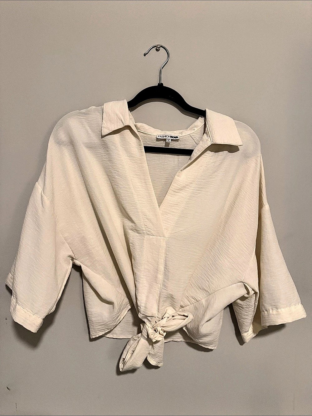 Fashion Nova Cream Tie-Front Blouse Like New size M